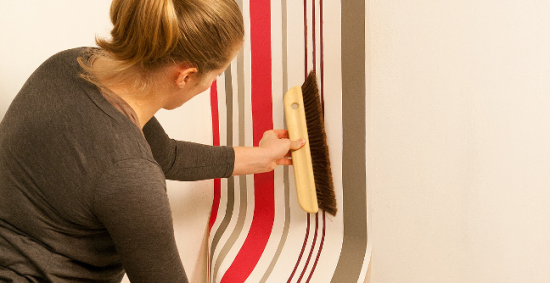 Passez une brosse à tapisser